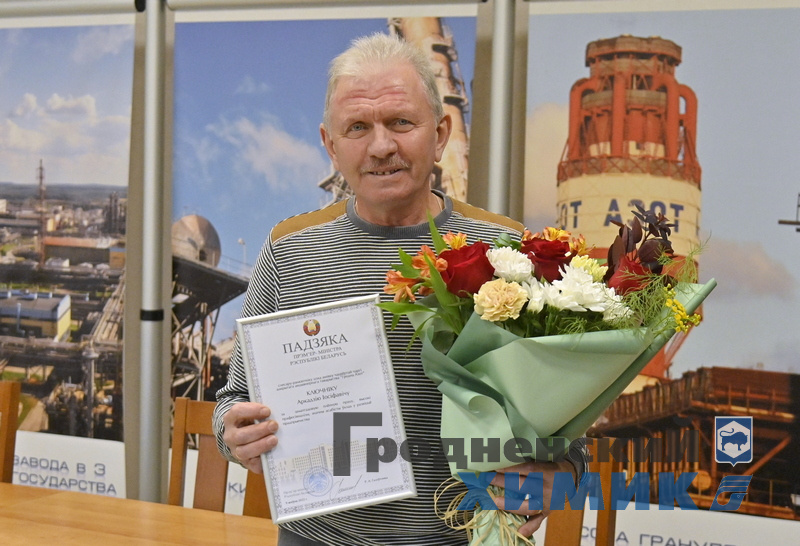 456756897989 (4).jpg